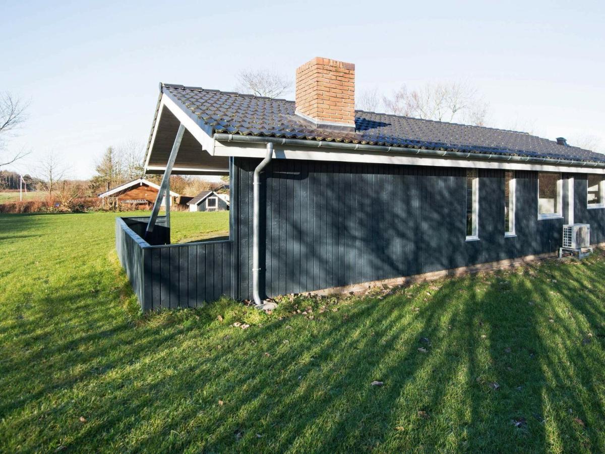 8 Person Holiday Home In B Rkop Egeskov  Exterior photo